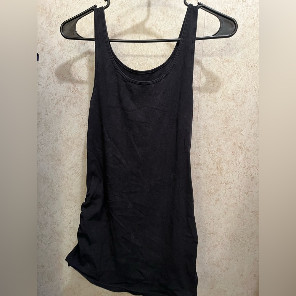Women’s black maternity tank top size M